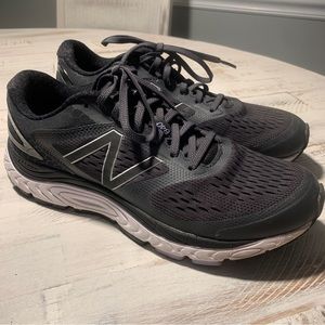 Size 10 Womens New Balance 840 Running Shoes